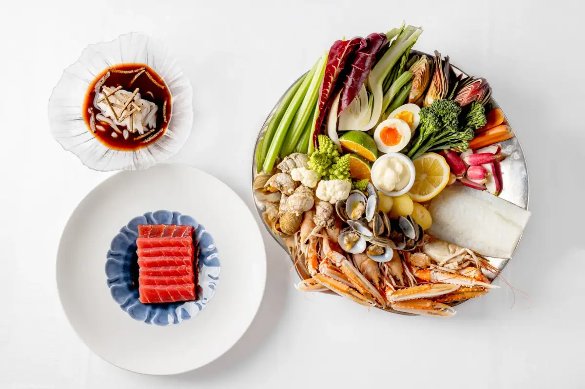 Seafood platter with tuna sashimi